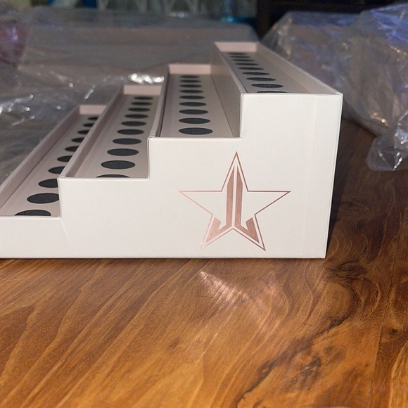Jeffree Star Other - 🆕🌿JEFFREE STAR: Velour Lipstick/Lipgloss Holder